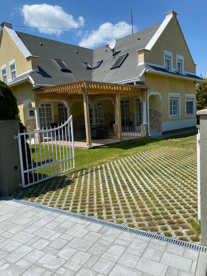Pacsirta Apartman Lenti Exterior foto